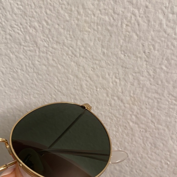 Ray ban great condition sunglasses - Picture 7 of 8